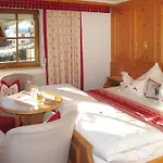Lägenhet Garni Royal-1 By Interhome
