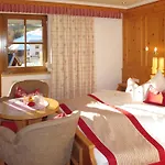 Garni Royal-1 By Interhome
